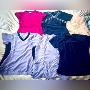Women’s medical scrubs Small size on sale! 👚